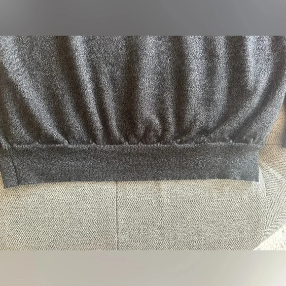 Calvin Klein Italian Merino V Neck Pullover Crewneck Sweater Sweatshirt Medium - Picture 7 of 7